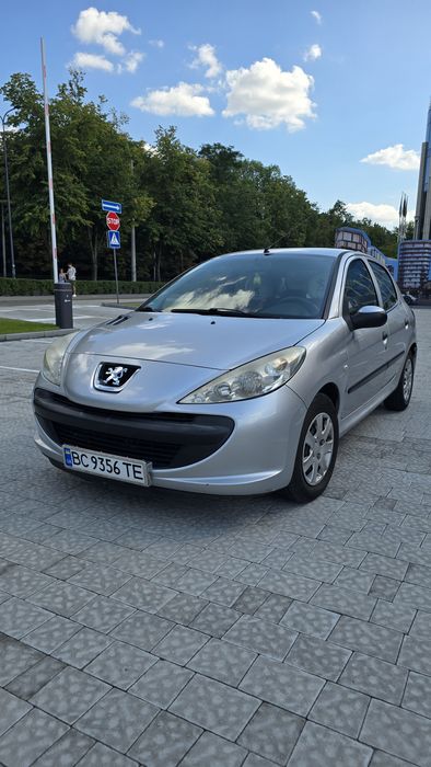 Автомобіль Peugeot 206+