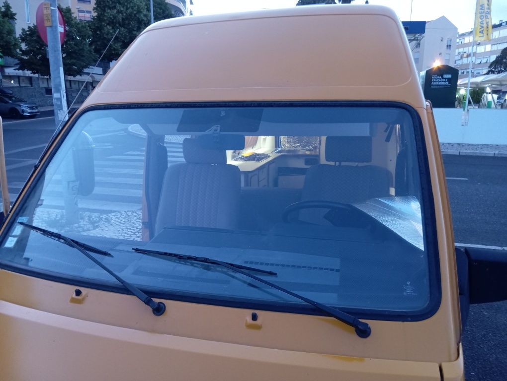 Autocaravana/autovivenda de origem(painel solar,wc,água quente)