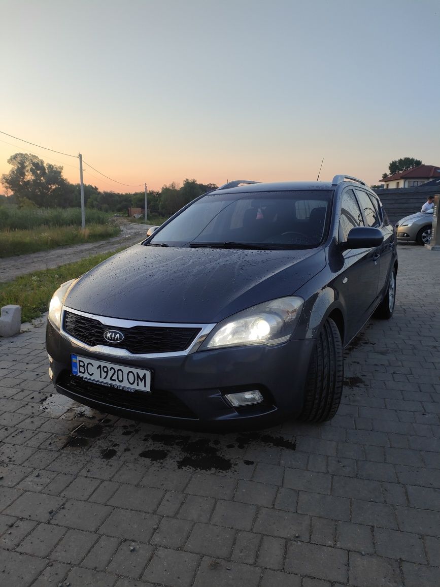 Kia ceed 1.6 crdi 2010року