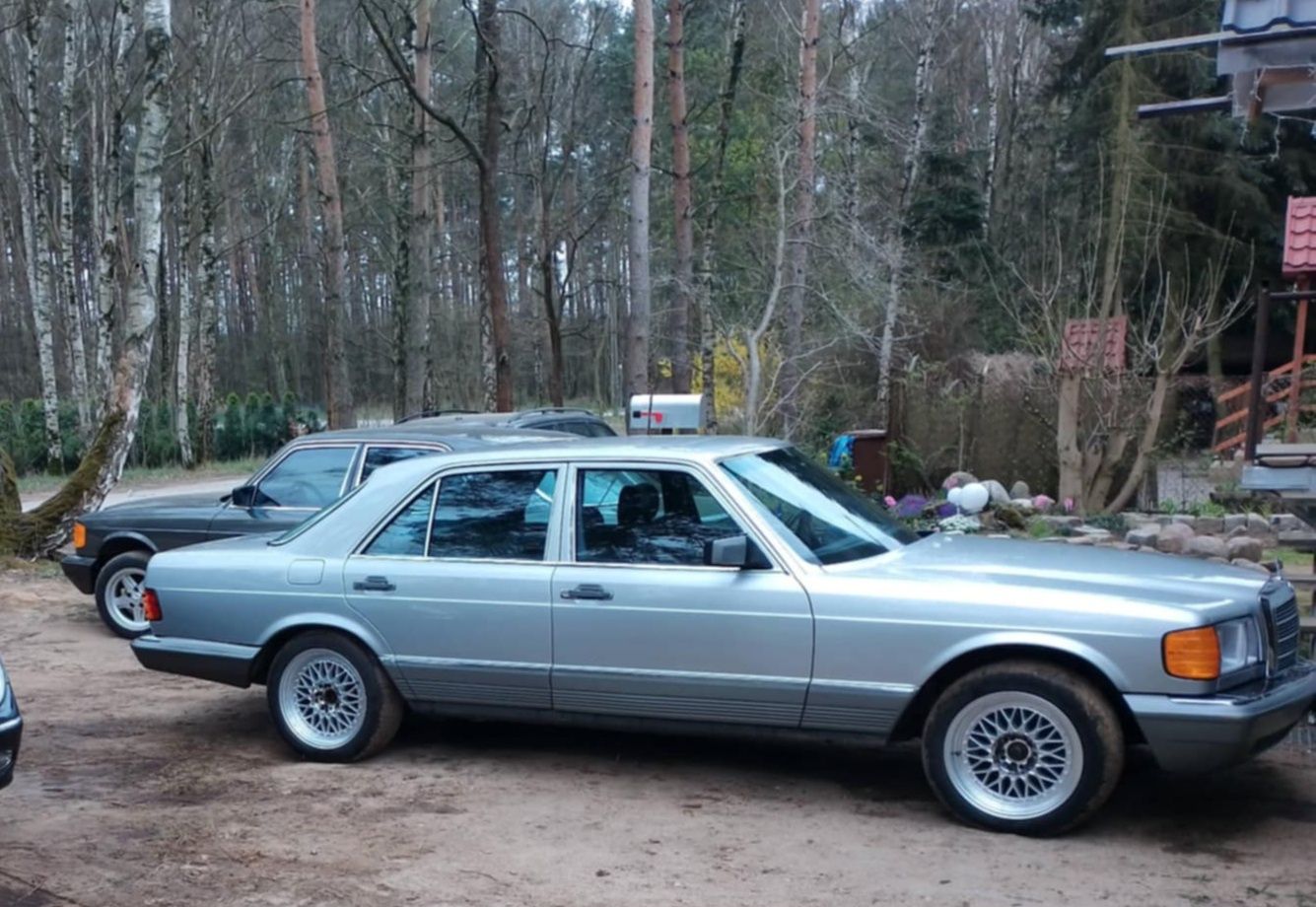 Mercedes w126 sedan