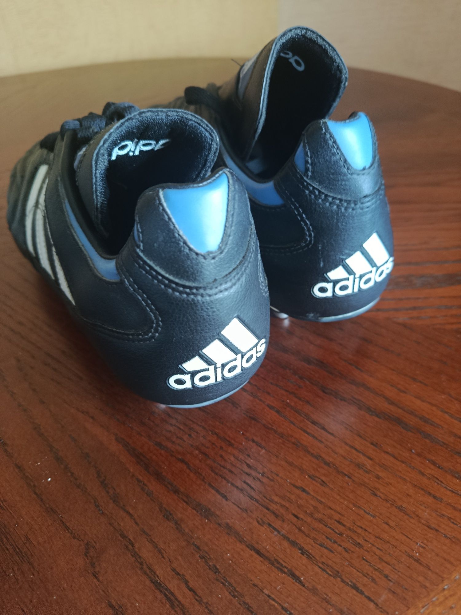Нові фірмові буци кросівки  adidas 43 розмір