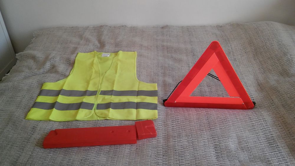 trójkąt ostrzegawczy odblaskowy bezpieczenstwo