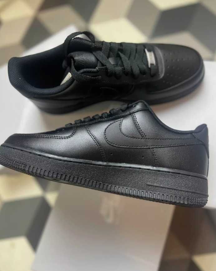Nike Air Force 1 '07 Low Triple Black