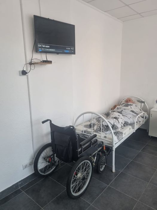 Пансіонат для людей похилого віку ,будинок пристарілих, ДОГЛЯДАЛЬНИЦІ