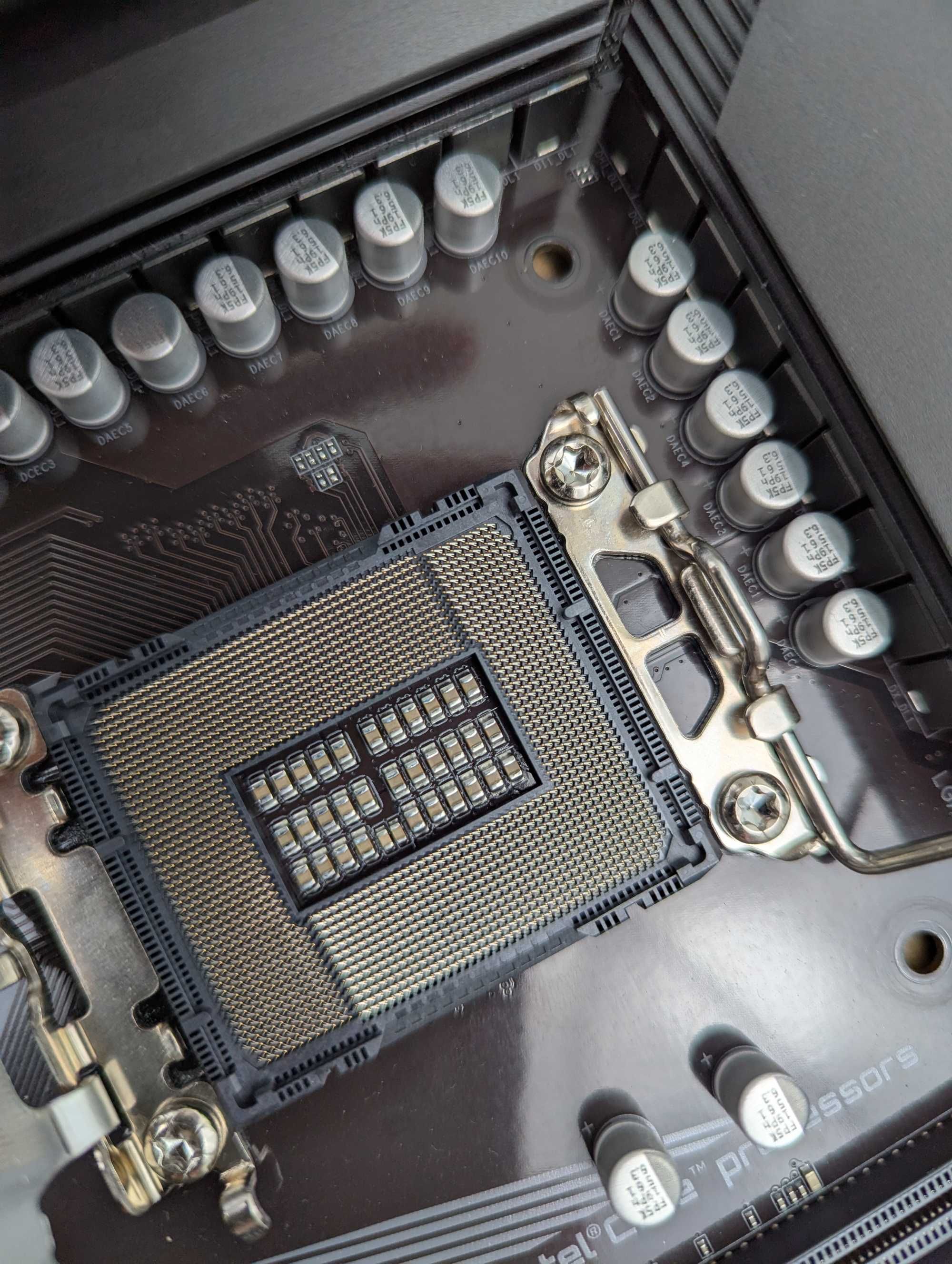 Gigabyte Z690 UD AX DDR4 LGA1700 PCIe5