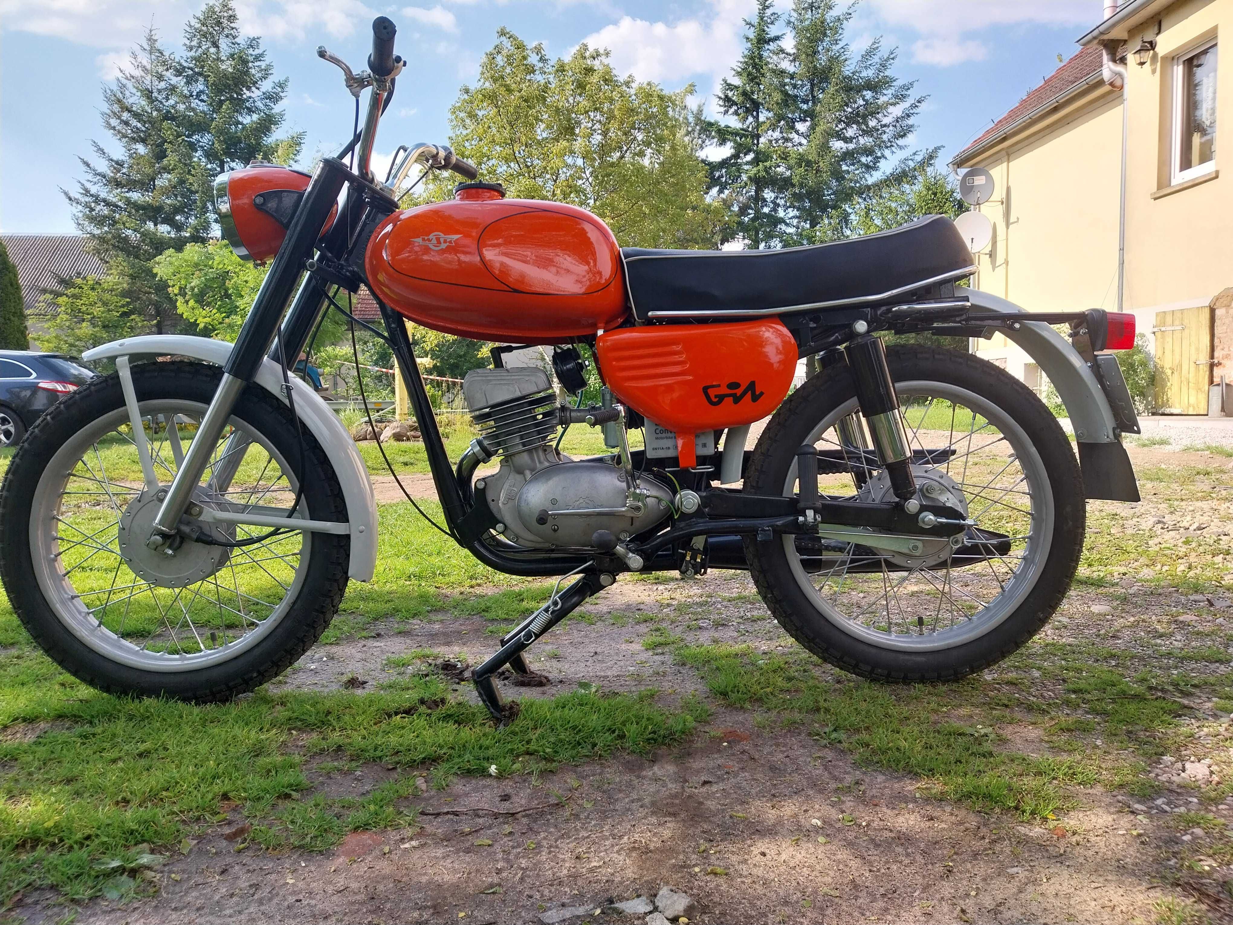 WSK 125 M06 B3 Gil, żółte tablice