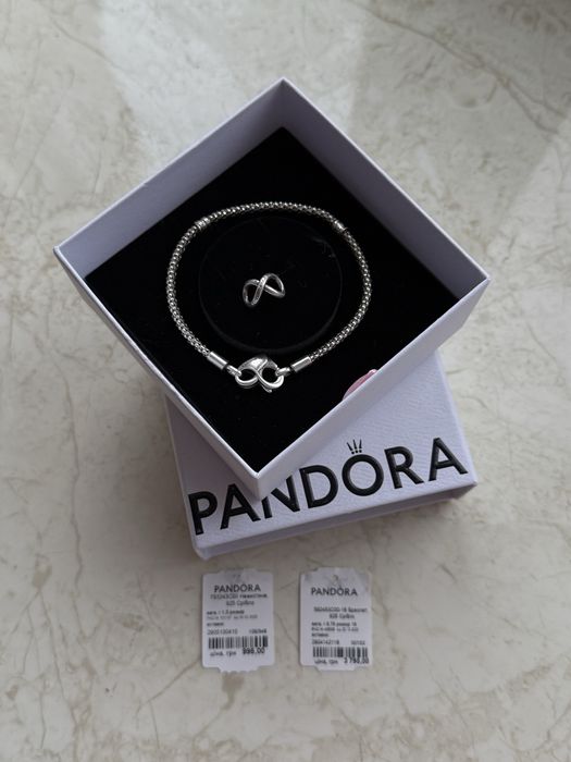 Браслет рельєфний Pandora Moments 18розмір