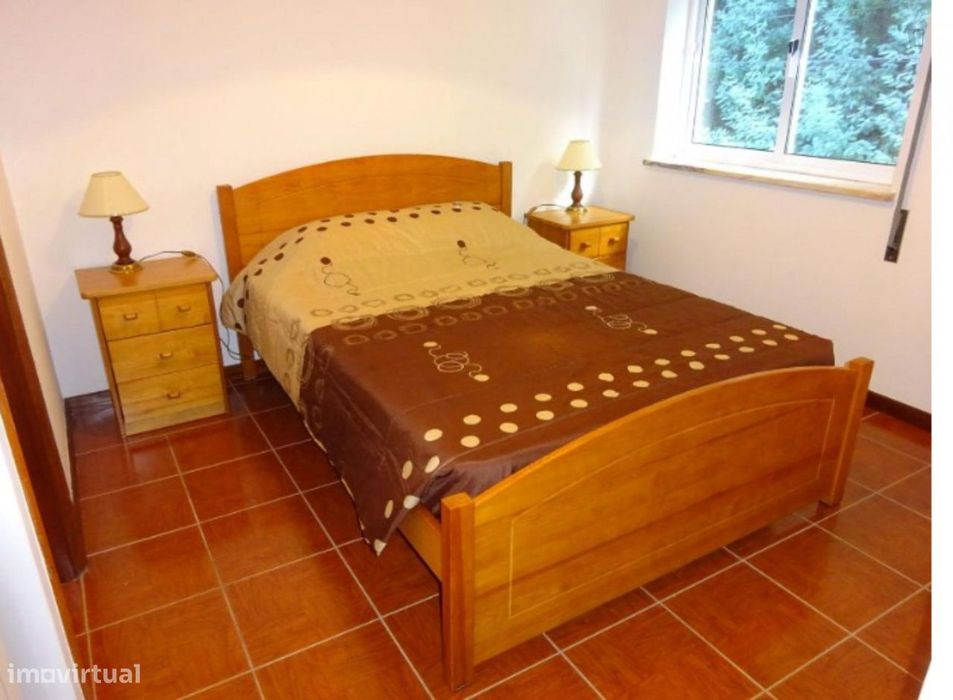 685128 - Quarto com cama de casal em...