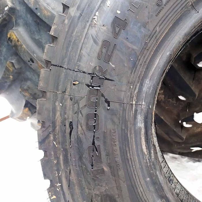 12.00/ R24 Leao б/у шини для трактора навантажувача 1шт | 2501490