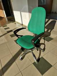 Fotel Biurowy Offix solidny, mocno używany, metalowa podstawa