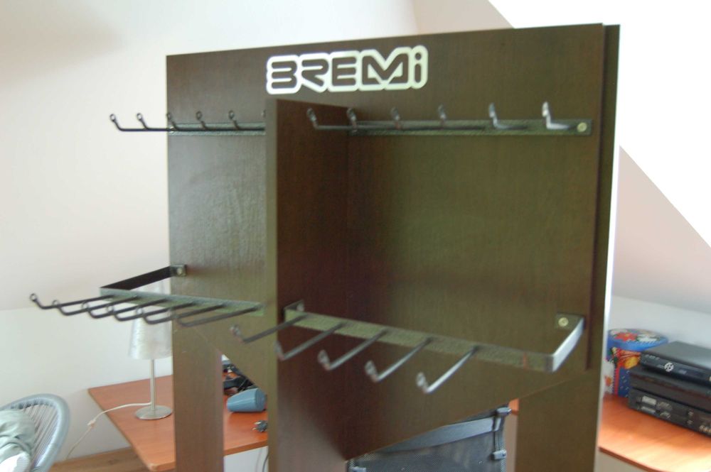 Duży stojak na paski do sklepu