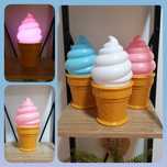 Lampka led lód w wafelku. Różowa lampka na baterie lód.