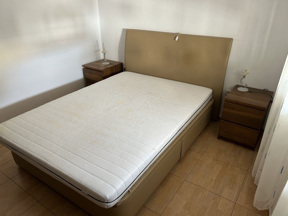 Quarto de casal como novo. So ate sabado