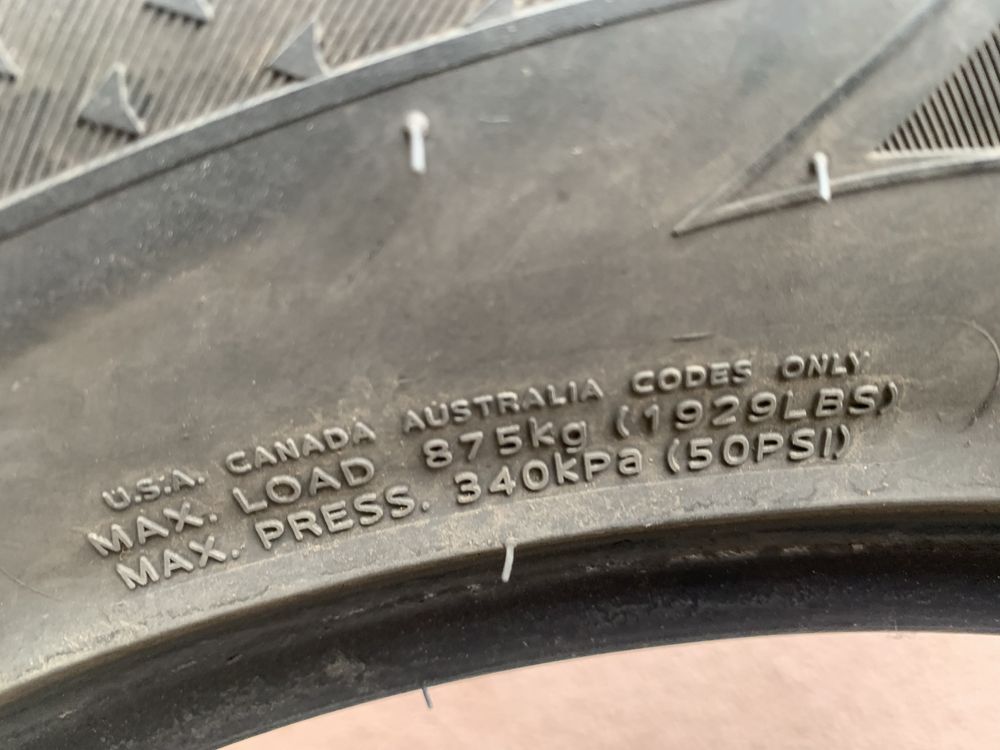 зимові шини Hankook Winter I*Cept iZ2 W616 235/55 R17 103T