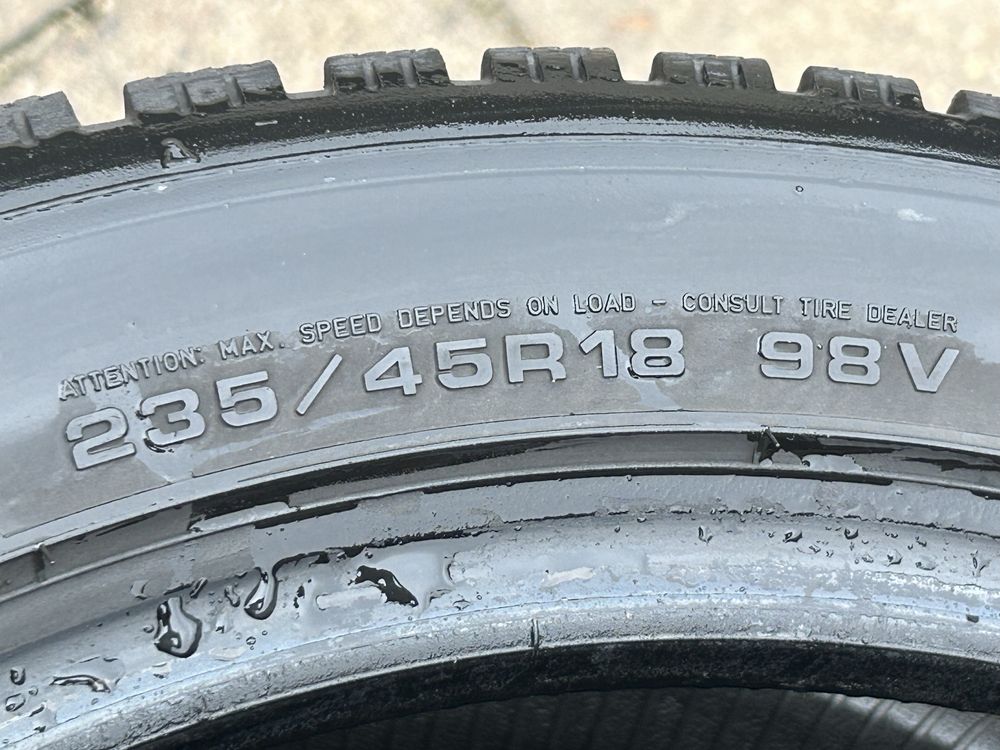 17 Opony zimowe DUNLOP 235/45/18 Bardzo Ładne