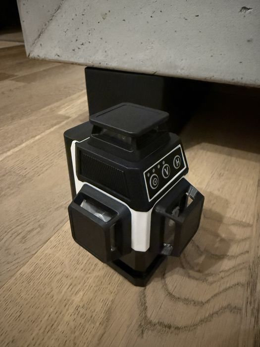 Laser krzyżowy Pracmanu