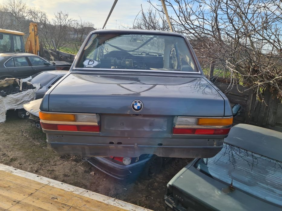 Стойки в сборе    передние 80$пара  БМВ е28.родной пробег 130т км