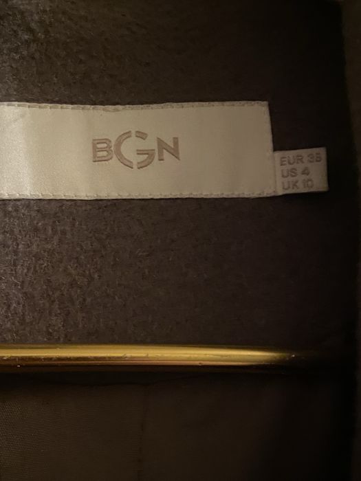 Жіноче сіре пальто