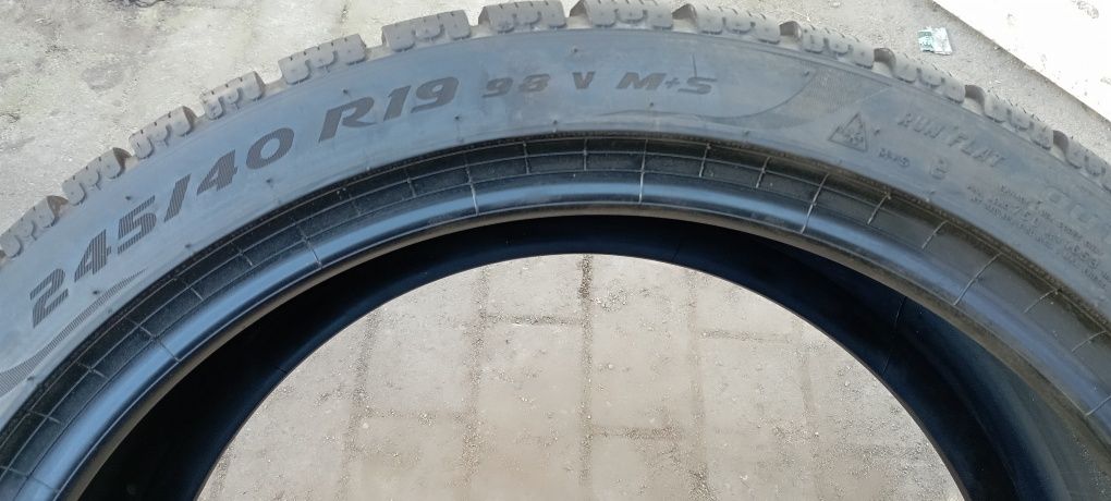 Opona DEMO 1szt 245/40/19 98V Pirelli P Zero Winter * RSC 2023