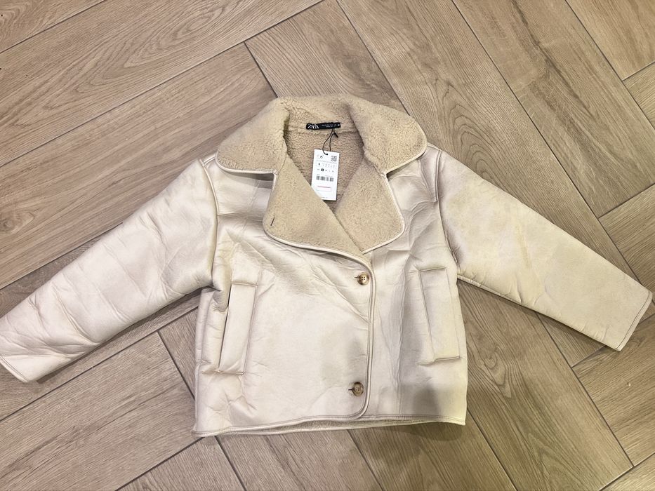 Дублянка Zara бежого кольору