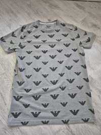 Tshirt Armani idealny.