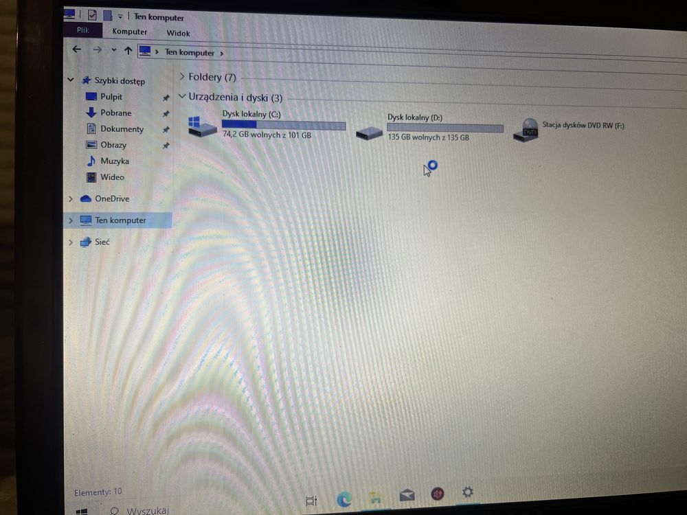 2 laptopy z ładowarkami