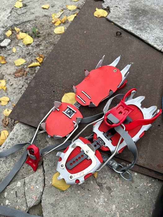 Кішки для альпінізму. Напів автоматичні