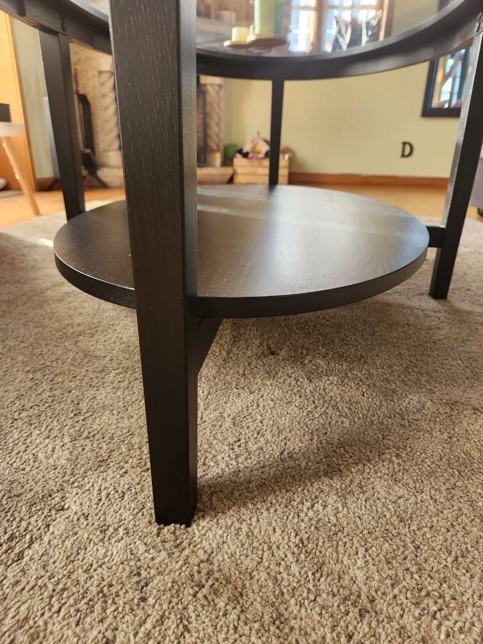 Mesa de centro IKEA – madeira e vidro