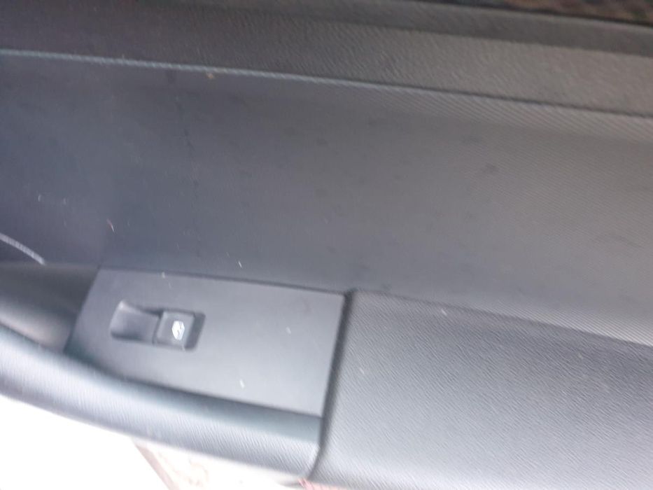 Comando / botão / interruptor vidros trás direito SKODA Rapid Spacebac