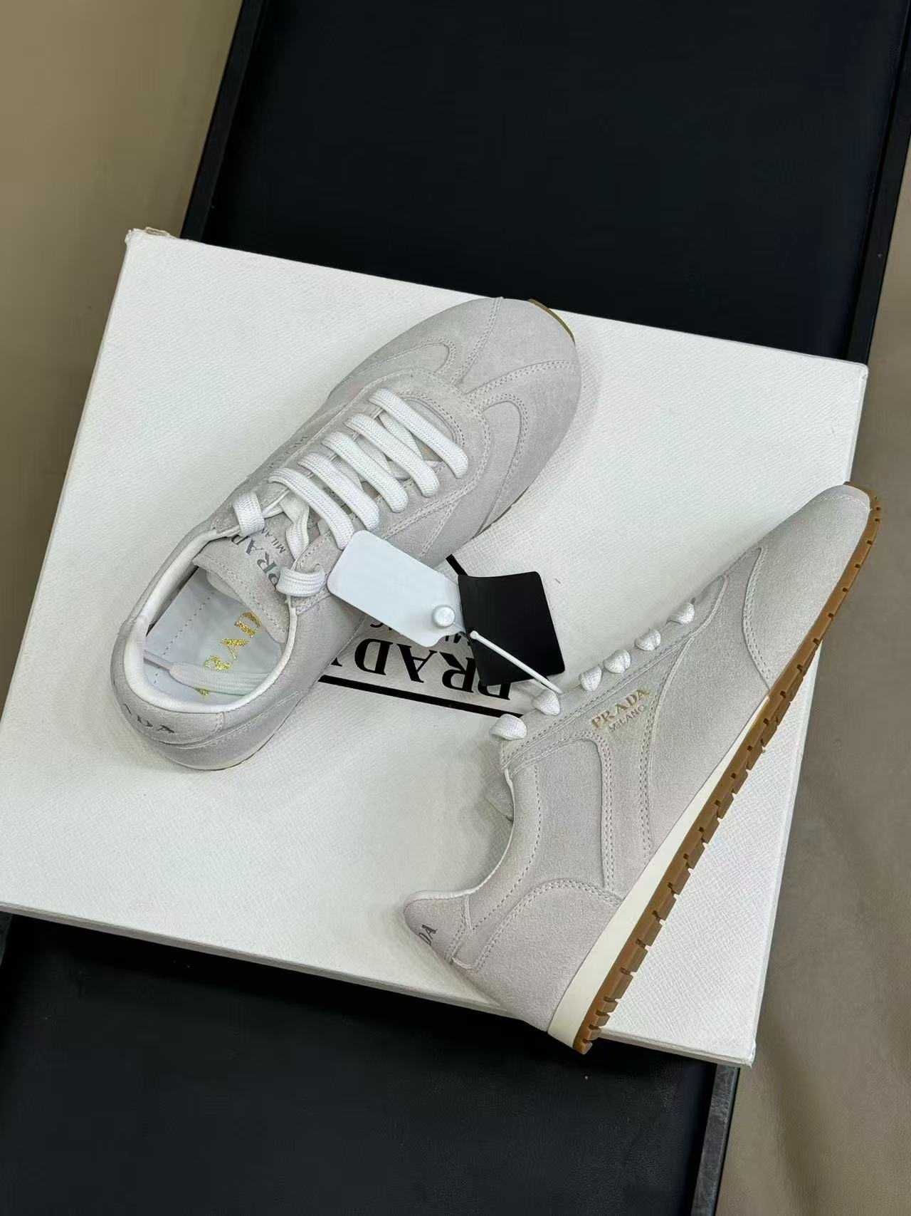 "PRADA Sapatos Casual Feminino - Tamanhos Disponíveis"