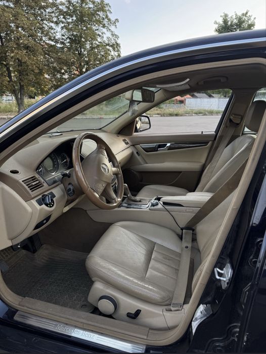 Обмін  мерседес с220