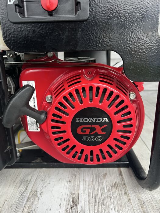 Продам генератор Honda!