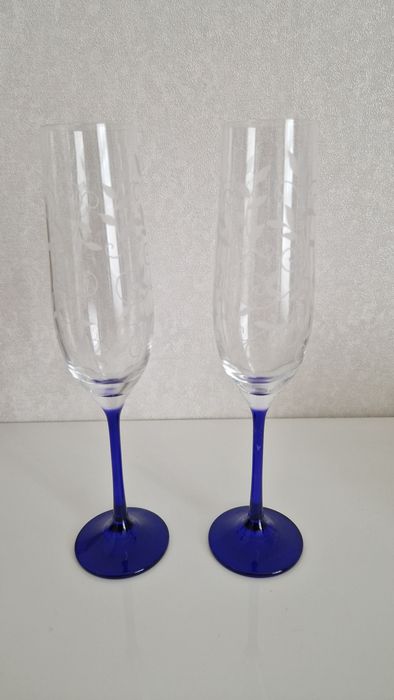 Бокали, весільні келихи