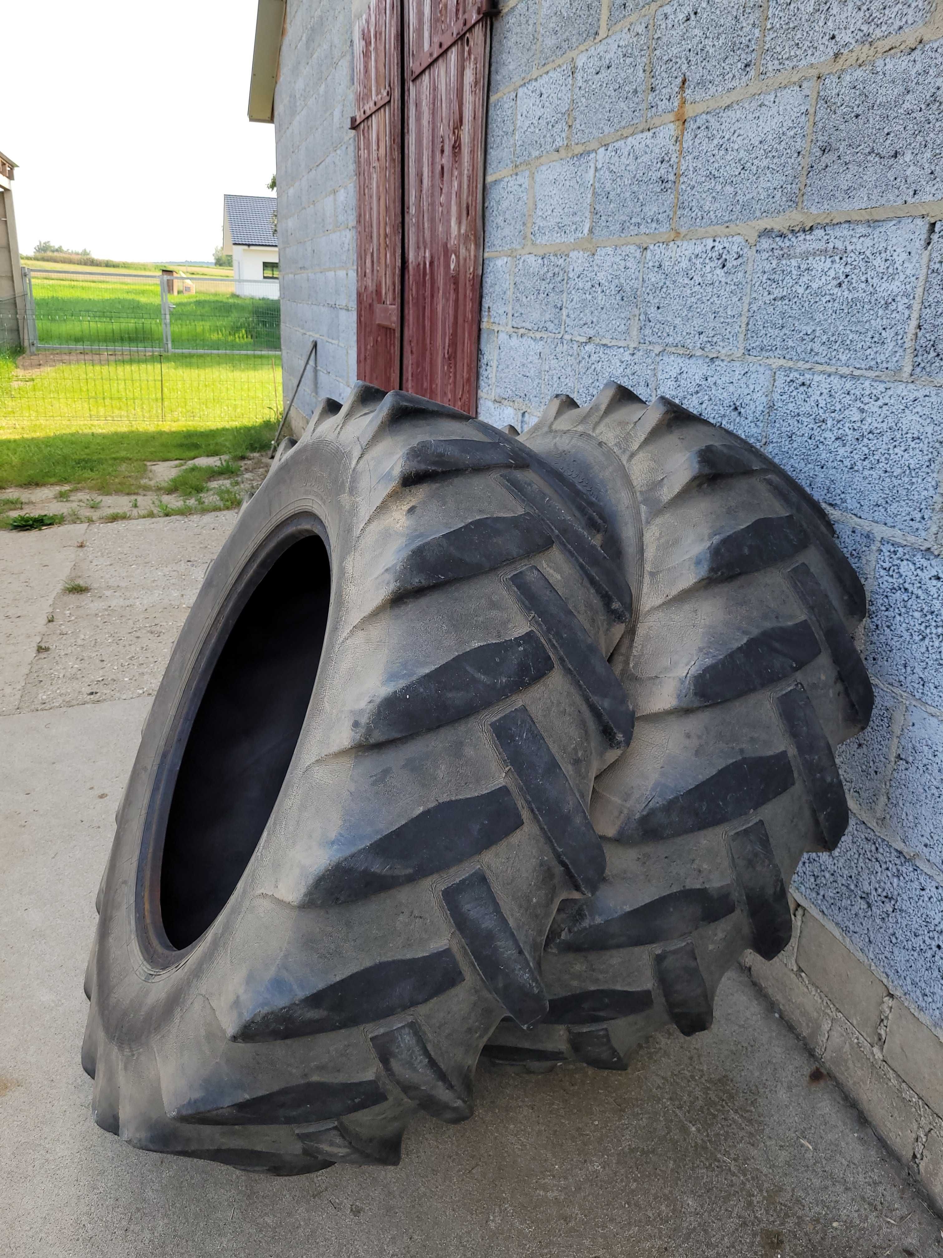 Opony 16.9 r.30, 11.2 r.24