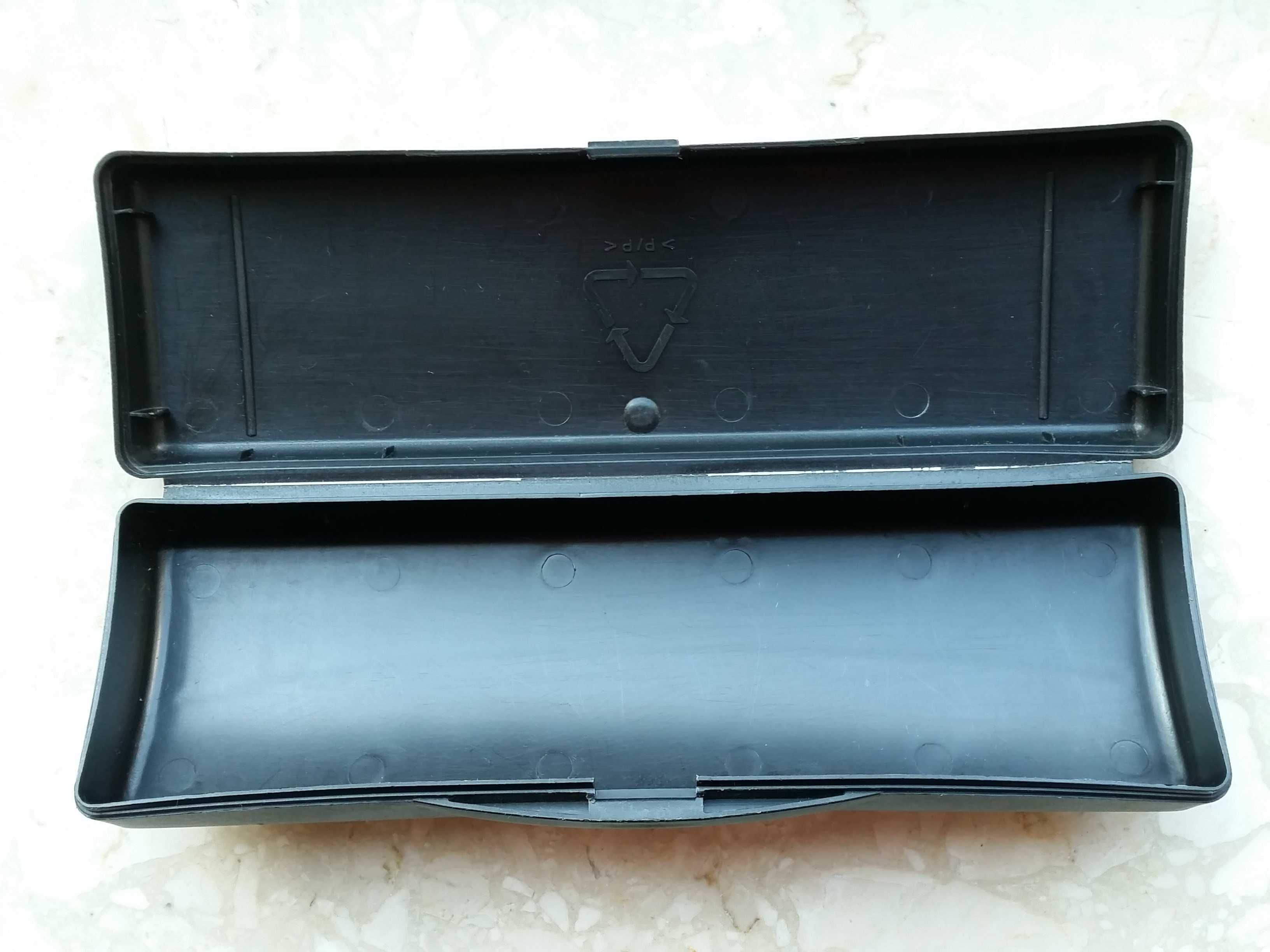 PHILIPS etui na panel radia samochodowego futerał box na panel radia