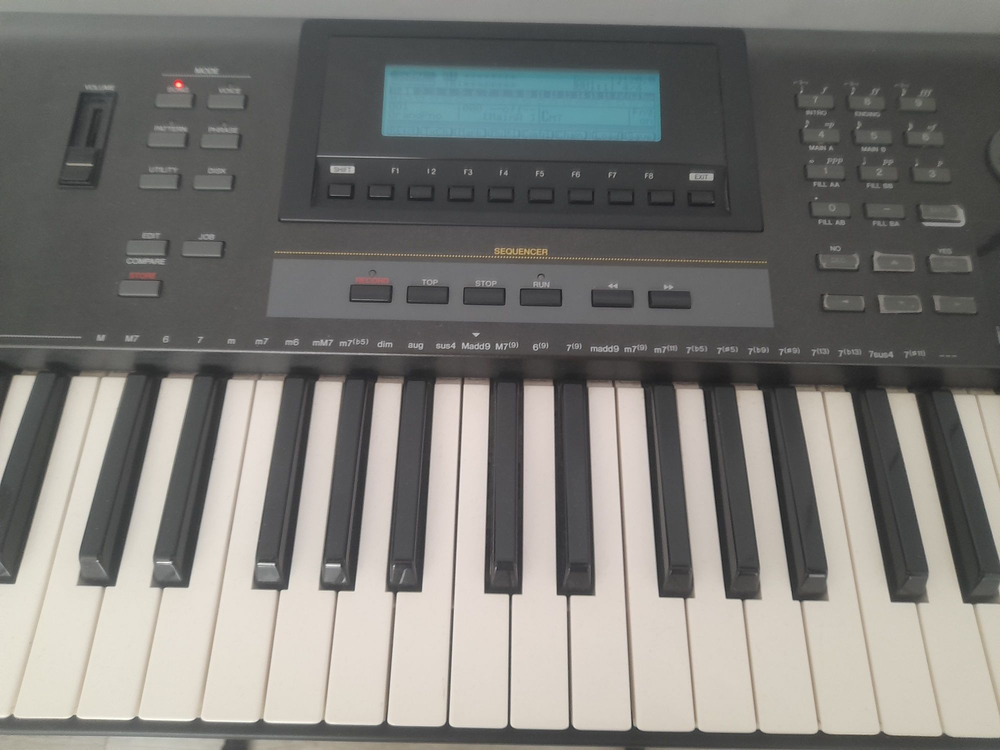 YAMAHA QS-300 workstation