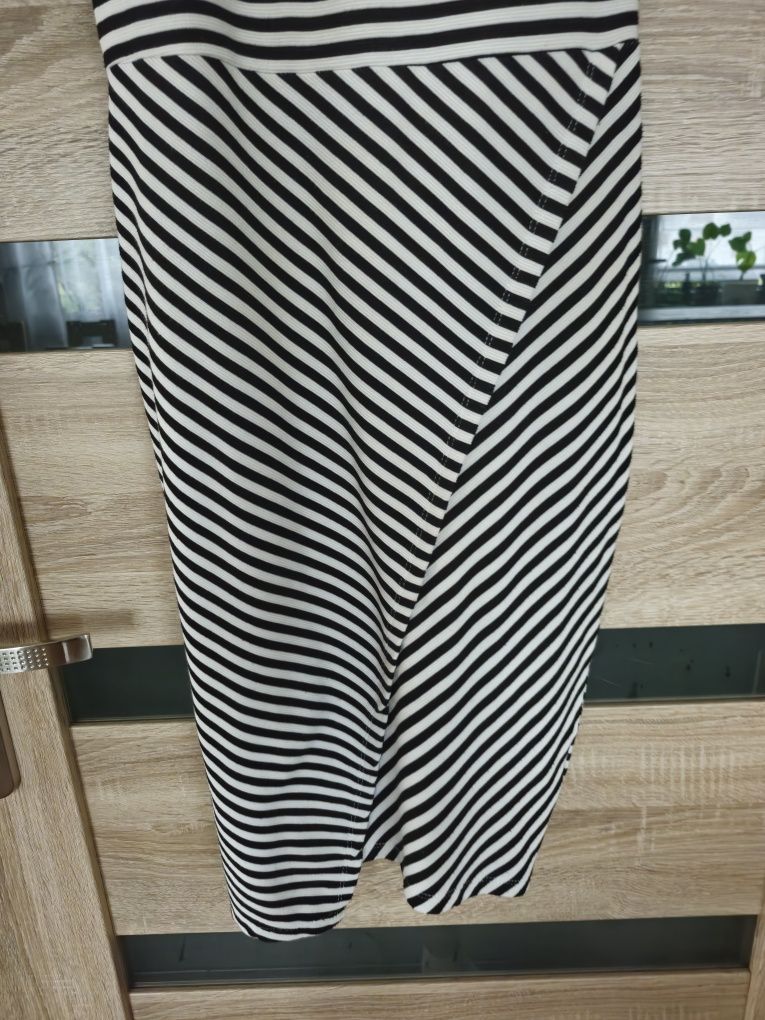 Sukienka Reserved S