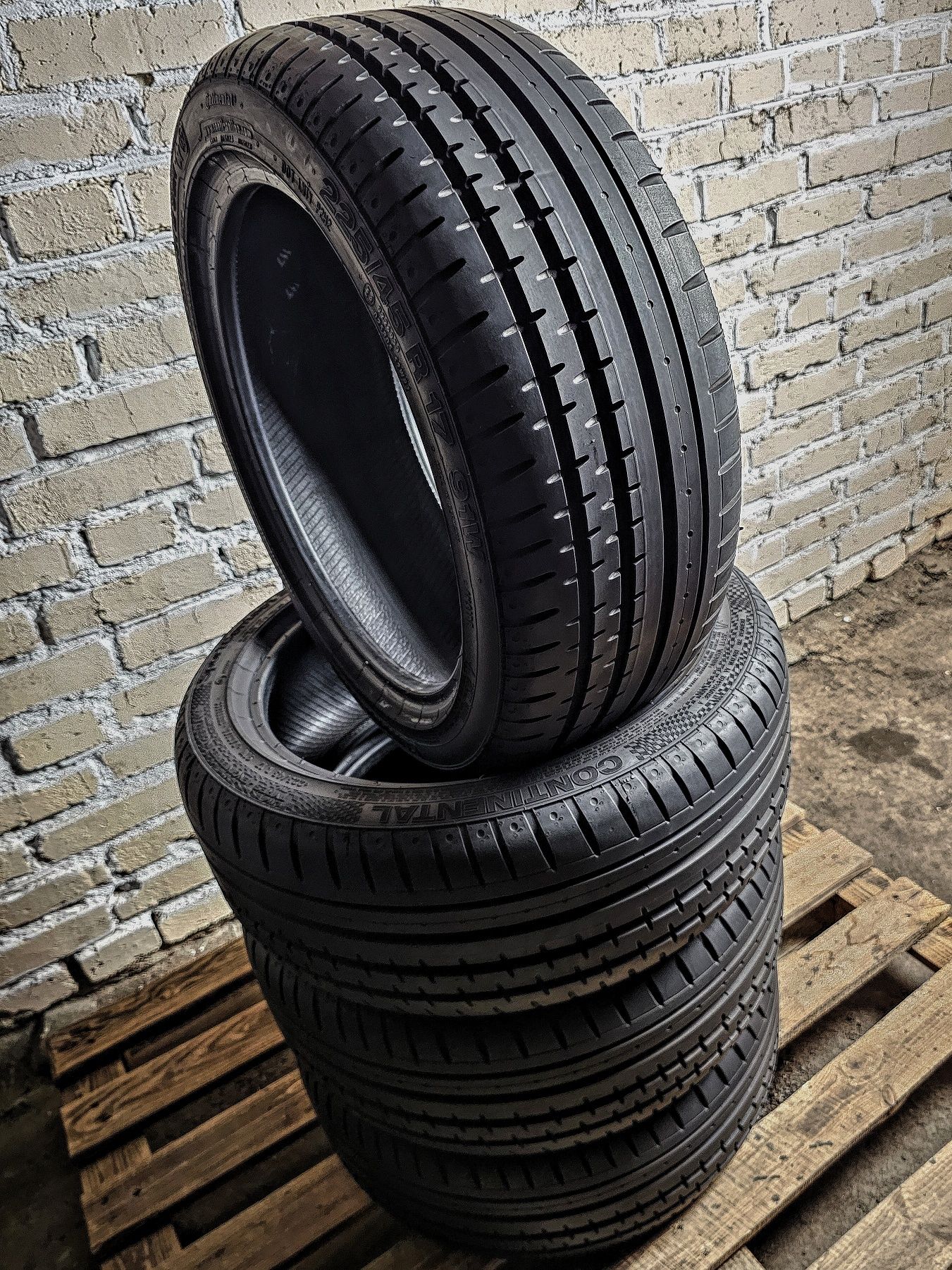 225/45r17 Continental | 2024 | 8mm | Germany | Як нові | Преміум шини