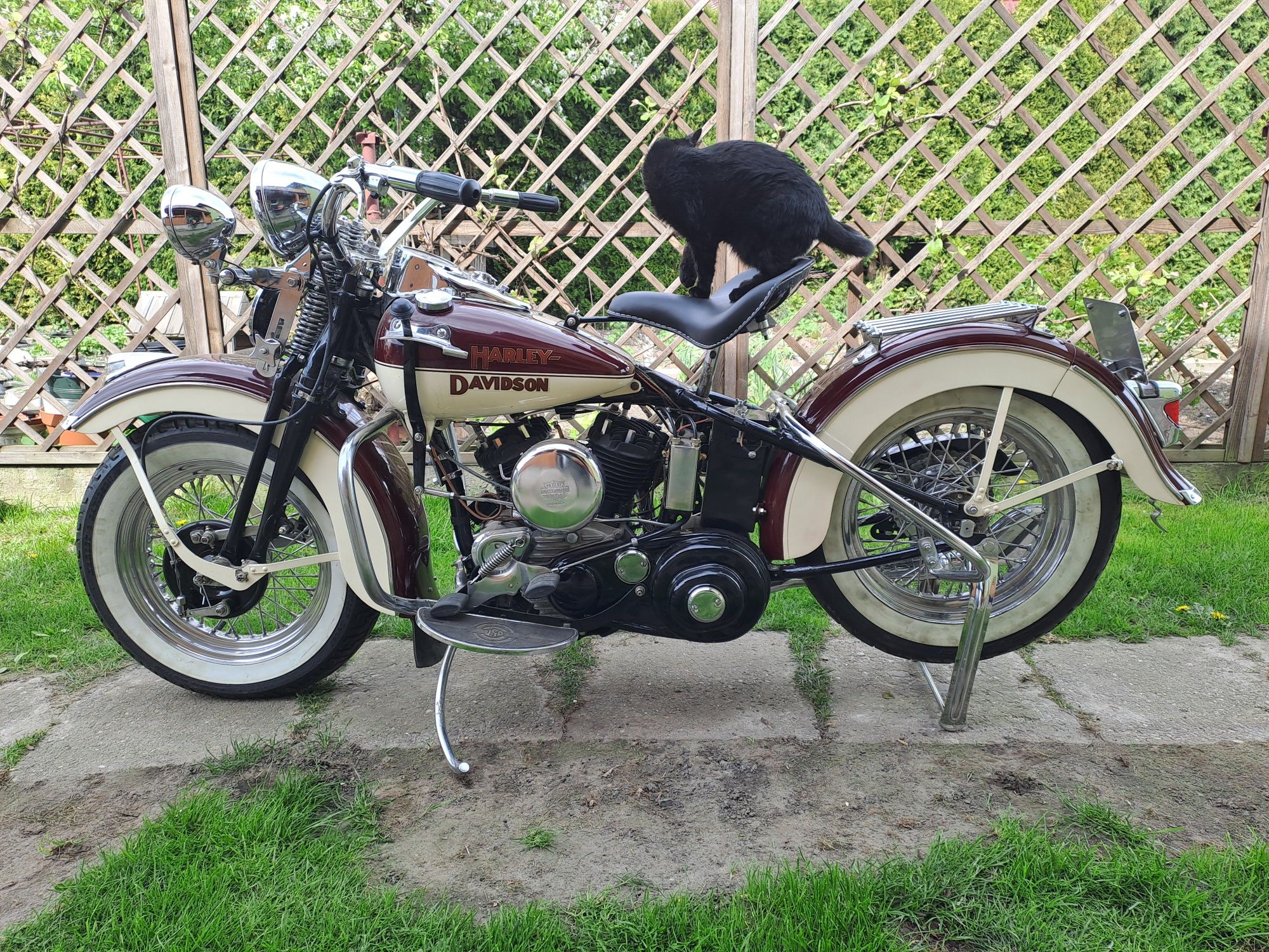 Bardzo ładnie zrobiony Harley Davidson WLA WLD