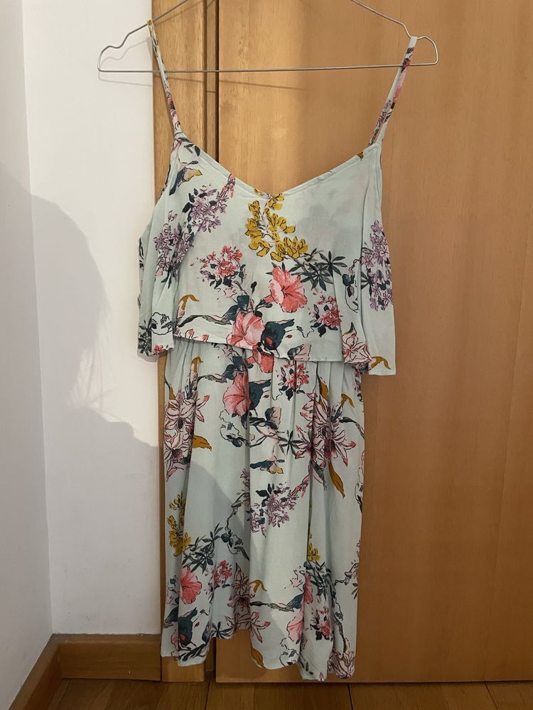 Vestidos de praia e verão