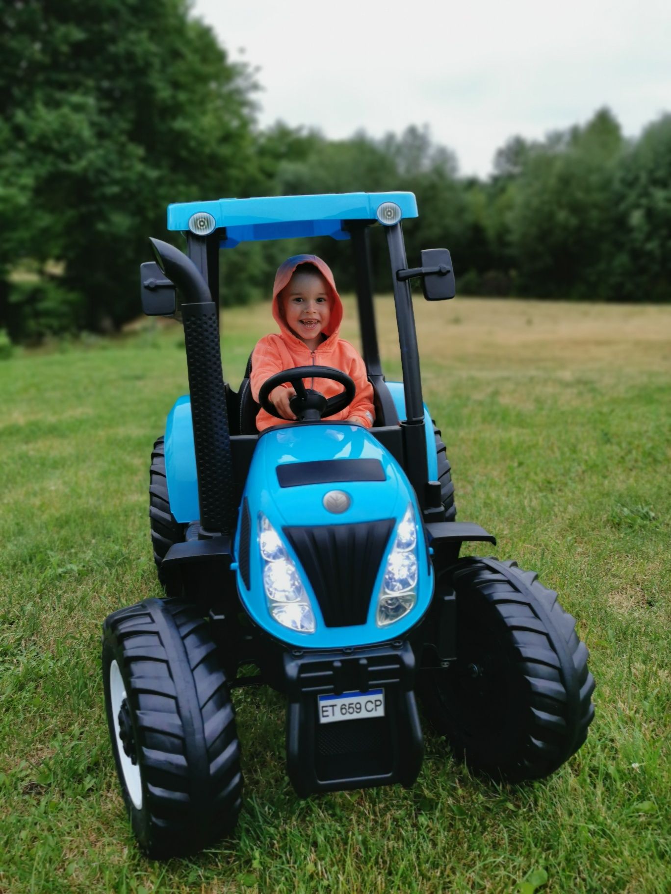 Traktor na akumulator Duży  New Holland 24V