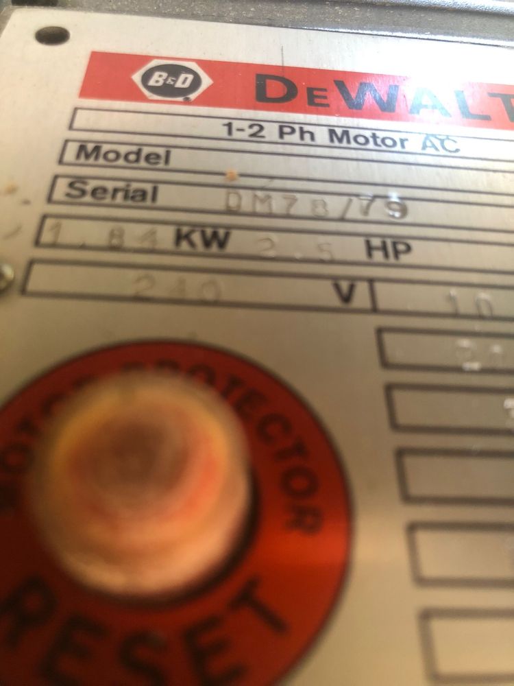 Piła radialna Dewalt