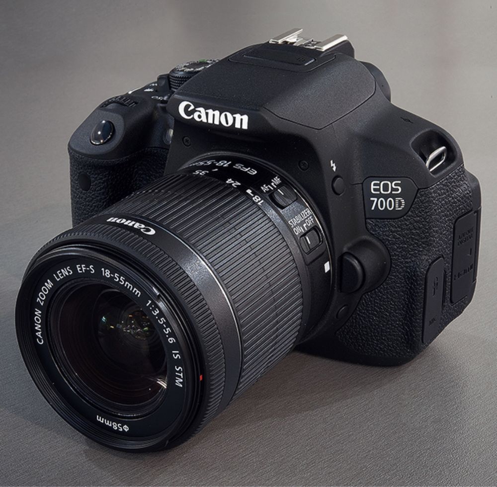 Canon 700d+   EF-S 18-55mm + коробка+ сумка