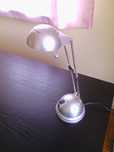 Lampa biurkowa kolor srebrny