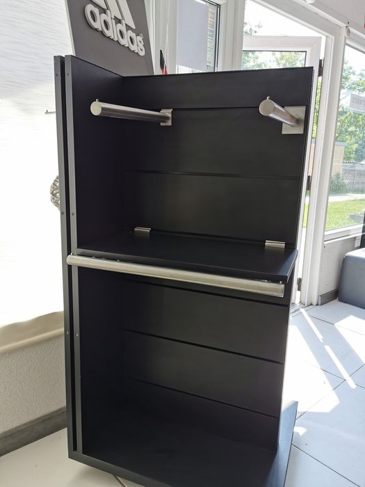 Gondola półki Space Wall do garderoby shop wall