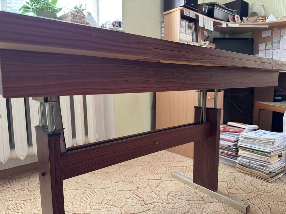 Стіл розкладний з регулятором висоти