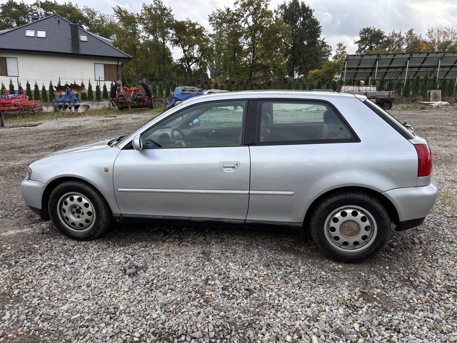Audi A3 1.6 BENZYNA