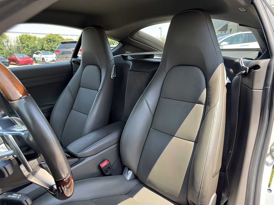 Porsche 718 Cayman      2019