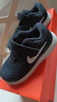 Buty dziecięce nike roz. 23.5