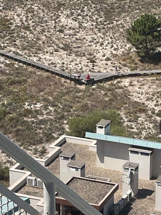 Caminhada na areia em troia todo o ano